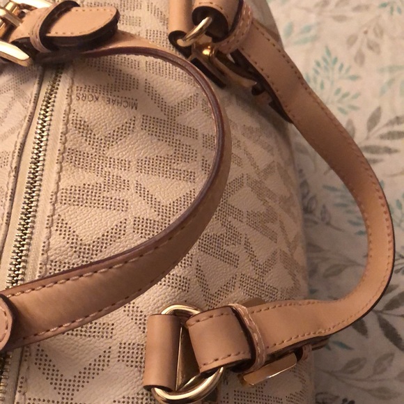 Michael Kors Large Grayson bag with dust bag. - Picture 6 of 12